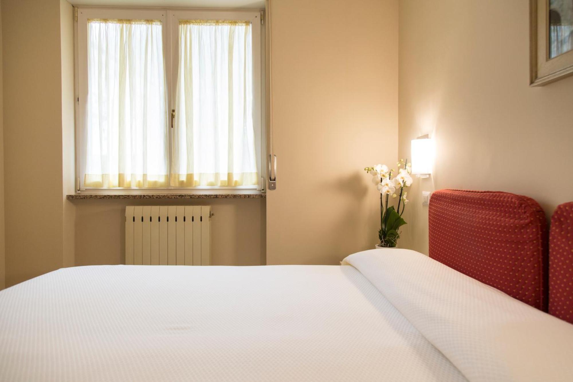 Residence La Madonnina Limone sul Garda Luaran gambar