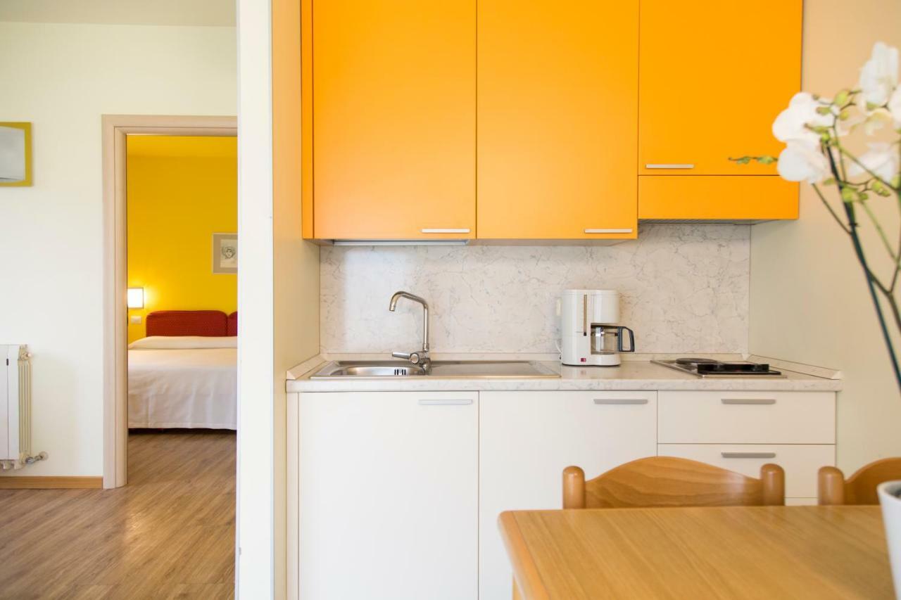 Residence La Madonnina Limone sul Garda Luaran gambar
