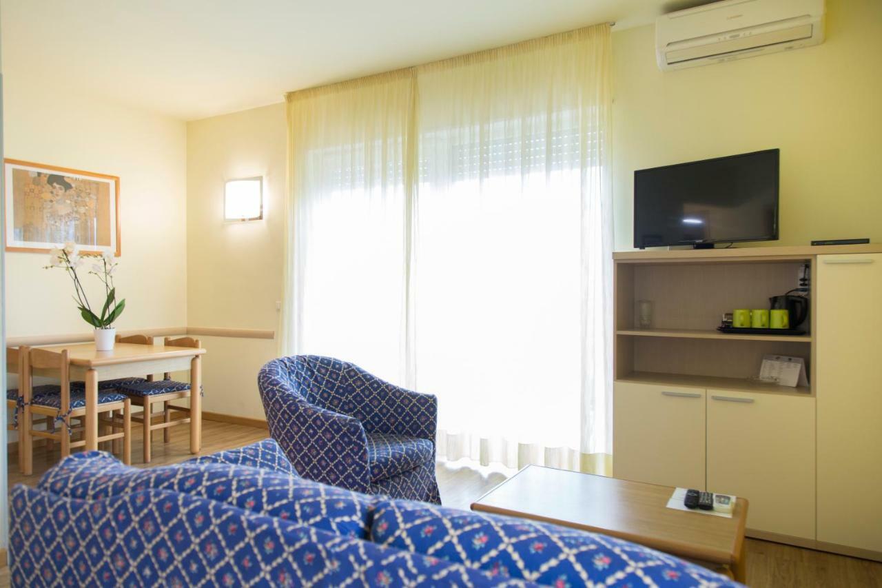 Residence La Madonnina Limone sul Garda Luaran gambar